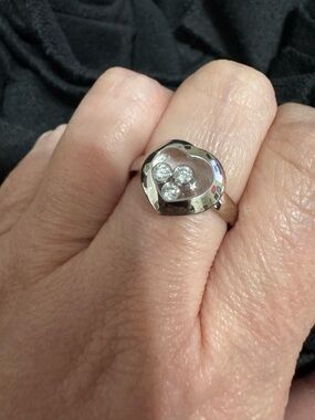 Authentic Chopard Happy Diamonds ring in 18k White Gold